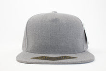 Load image into Gallery viewer, 5 Panel Cotton Flat Brim Snapback (Heather Grey) #EE107
